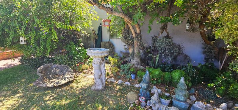 4 Bedroom Property for Sale in Middedorp Western Cape